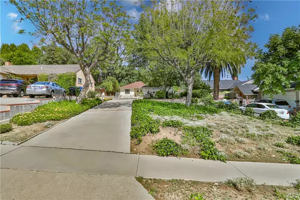 9726 Amanita AVE, Tujunga, CA 91042