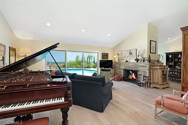 West Hills, CA 91307,6730 Daryn DR