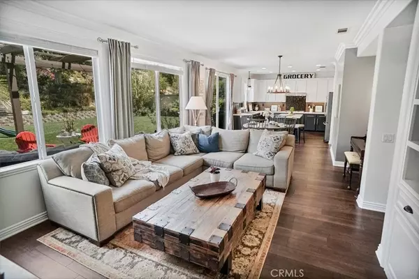 24041 Via Vizcaya, Valencia, CA 91354