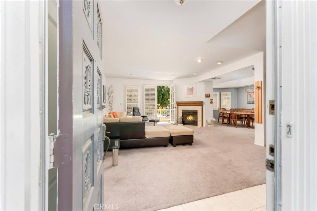 18135 Burbank BLVD #6, Tarzana, CA 91356