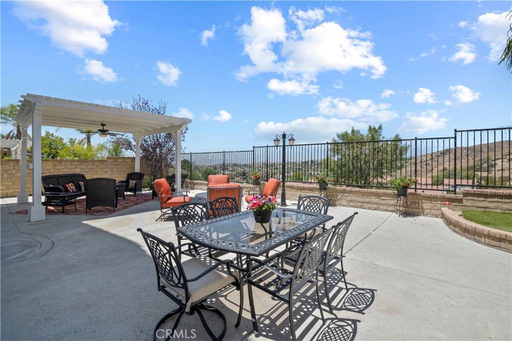 29071 Discovery Ridge DR, Saugus, CA 91390
