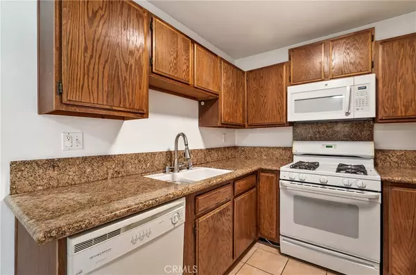 Panorama City, CA 91402,9525 Sylmar AVE #2