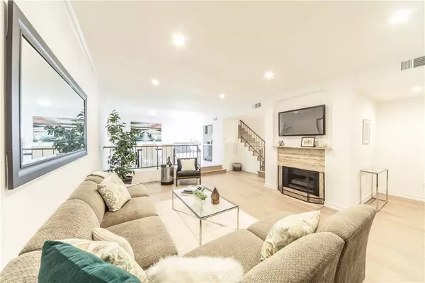 Valley Village, CA 91607,5336 Corteen PL #5