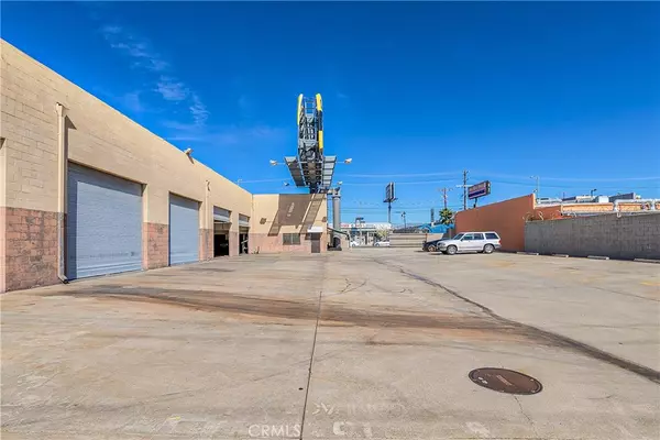 North Hollywood, CA 91605,13330 Sherman WAY