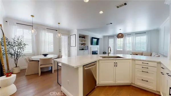 Valencia, CA 91355,27085 Channel LN