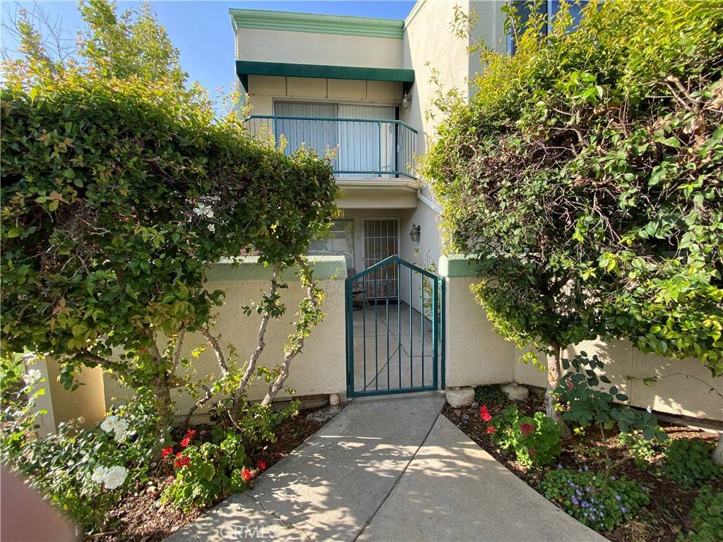 18516 Mayall ST #L, Northridge, CA 91324