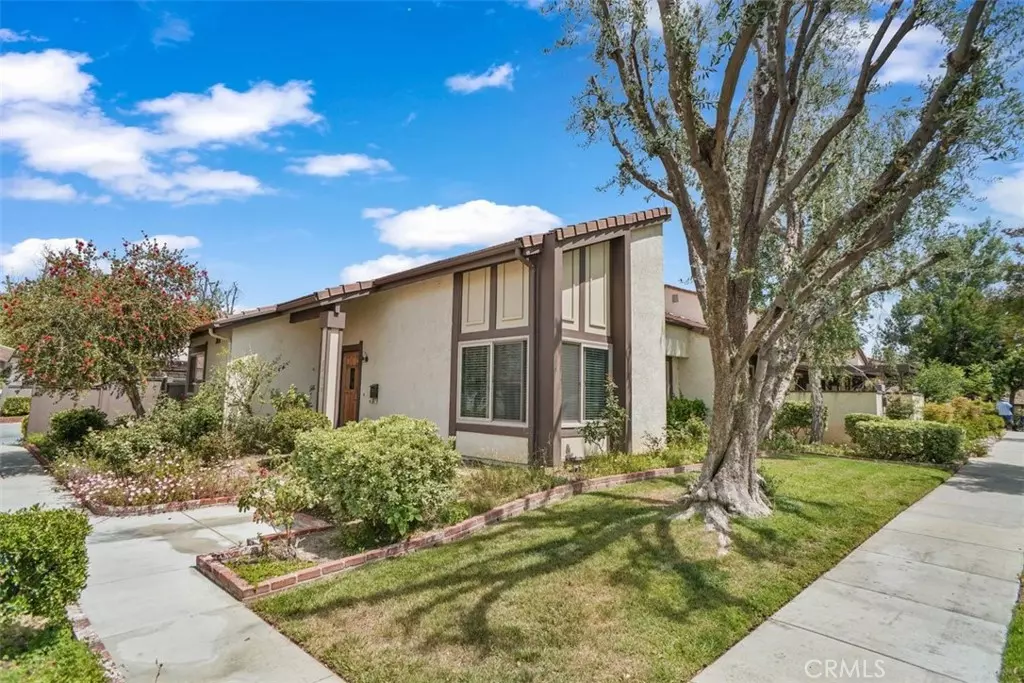 Valencia, CA 91355,24660 Golfview DR