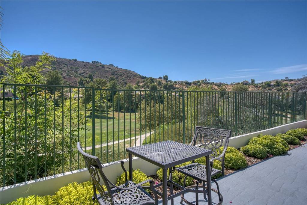 Calabasas, CA 91302,3647 Calle Joaquin
