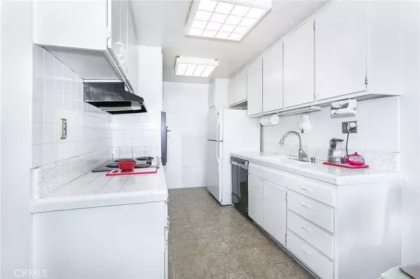 Culver City, CA 90230,5950 Canterbury DR #C307