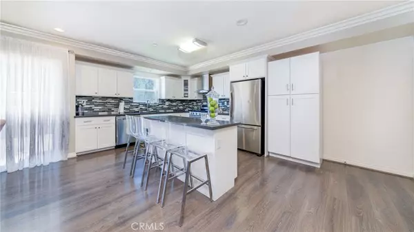 Van Nuys, CA 91406,7440 Firmament AVE