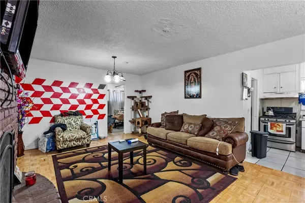 Panorama City, CA 91402,14032 Roscoe BLVD