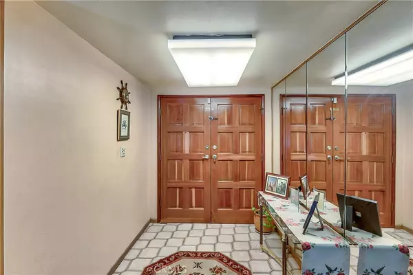 Reseda, CA 91335,8135 Yolanda AVE