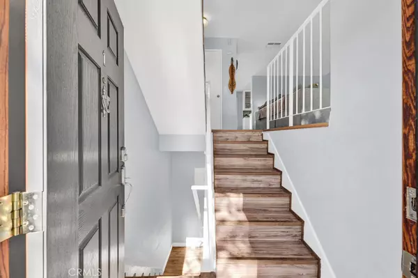 Valley Glen, CA 91401,5811 Woodman AVE #1