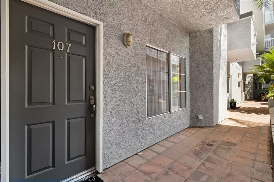 10925 Blix ST #107, Toluca Lake, CA 91602