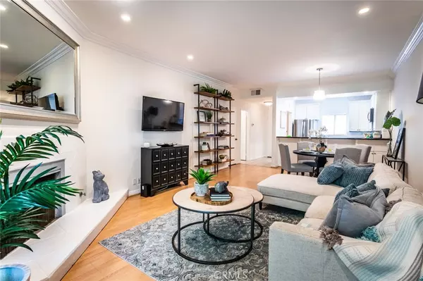Hollywood Hills, CA 90068,3480 Barham BLVD #226