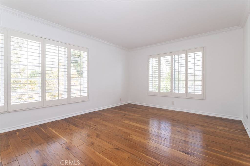 Beverly Hills, CA 90212,434 S Canon DR #301