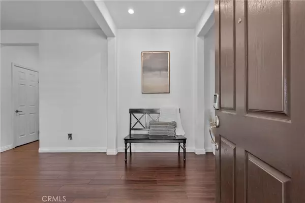Valencia, CA 91354,28414 Marques DR