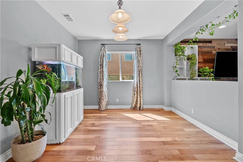 Saugus, CA 91350,20337 Julia LN