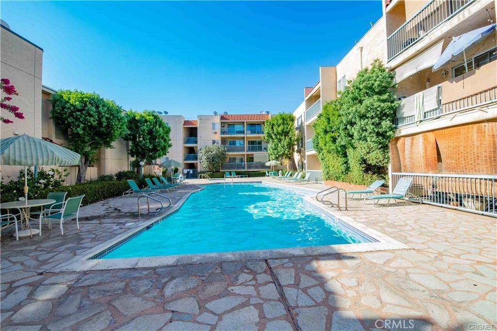 Tarzana, CA 91356,18307 Burbank BLVD #92