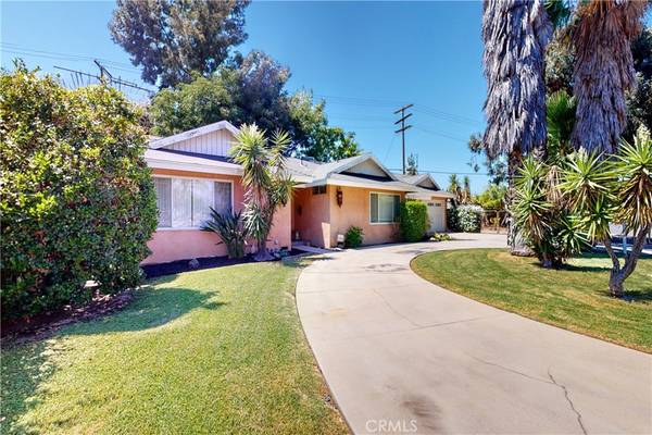 8057 Bellaire AVE, North Hollywood, CA 91605