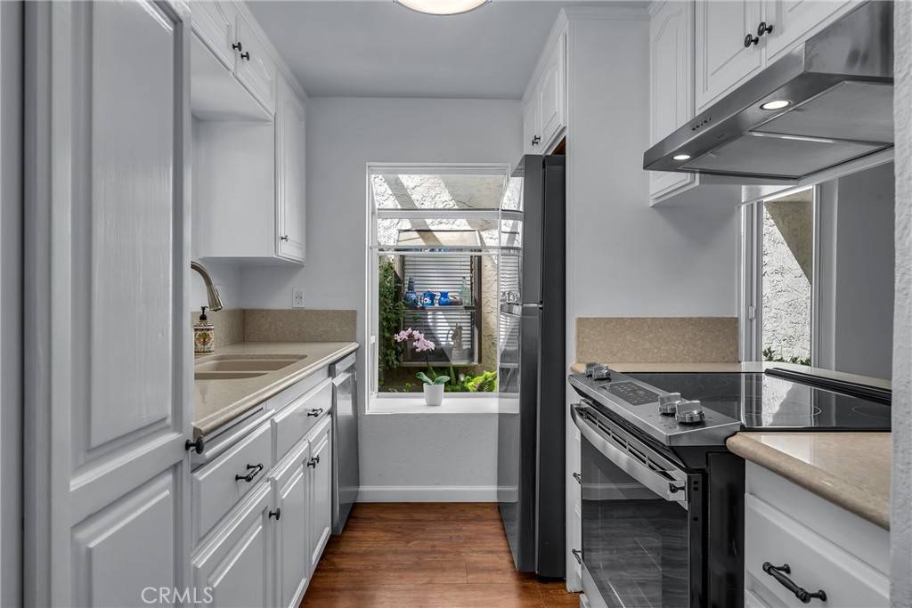 Tarzana, CA 91356,18411 Hatteras ST #120
