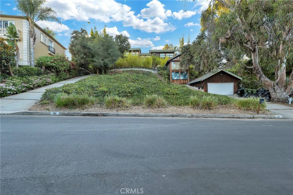 Pacific Palisades, CA 90272,785 Napoli DR