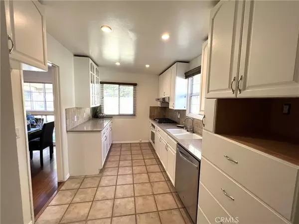 Canoga Park, CA 91303,22301 Gifford ST