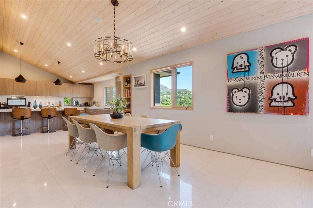 Hollywood Hills East, CA 90068,3330 Troy DR