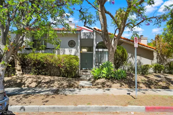18701 Hatteras ST #17, Tarzana, CA 91356