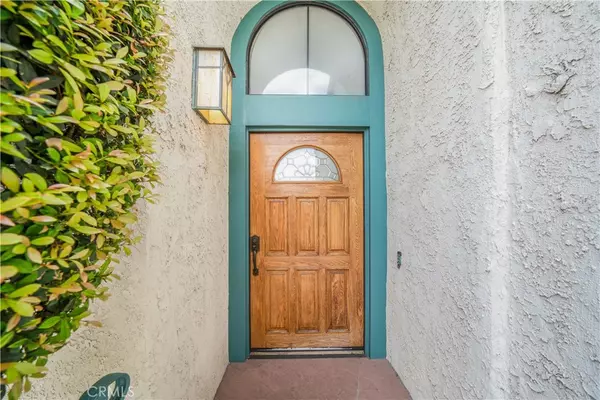 Woodland Hills, CA 91364,5252 Calderon RD