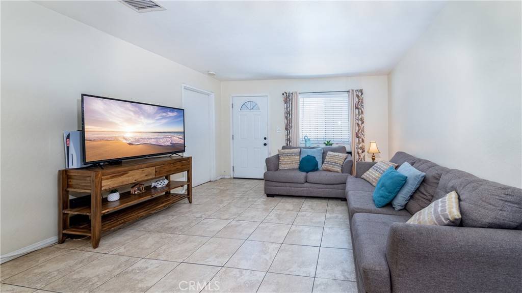 San Fernando, CA 91340,11419 Acala AVE