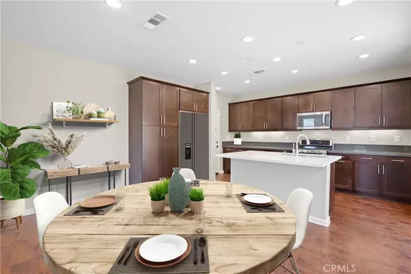 Saugus, CA 91350,27320 Tempest PL