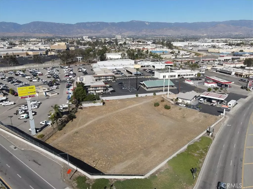 San Bernardino, CA 92408,560 W Orange Show RD