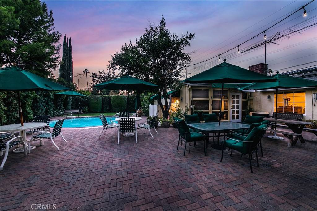Sherman Oaks, CA 91423,13322 Magnolia BLVD