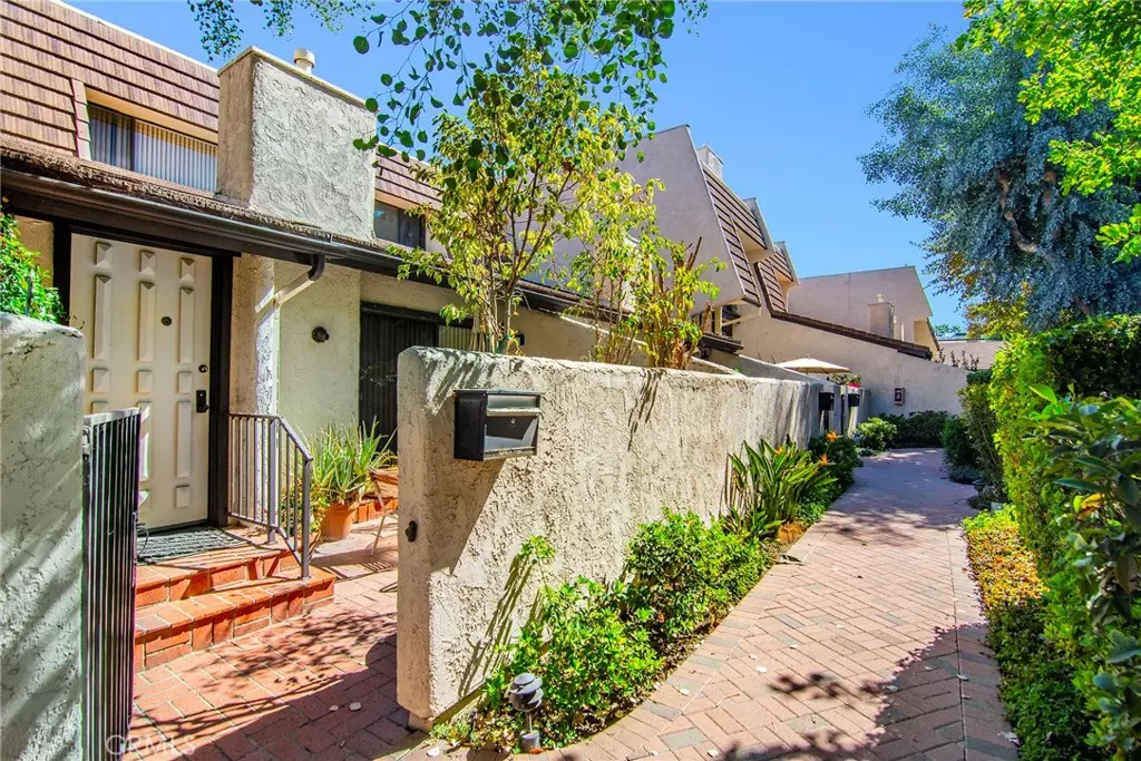 Woodland Hills, CA 91367,6258 1/2 Nita AVE