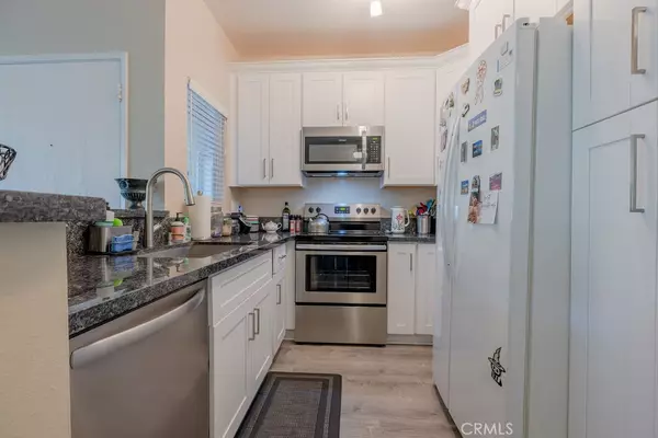 Saugus, CA 91350,27610 Susan Beth WAY #C