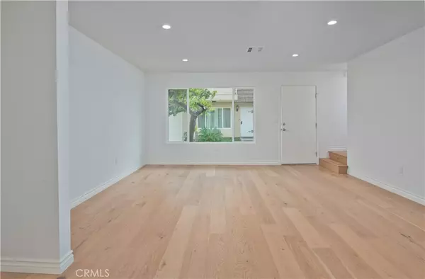 Panorama City, CA 91402,8839 Cedros AVE #2