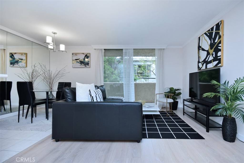 11645 Montana AVE #221, Los Angeles, CA 90049