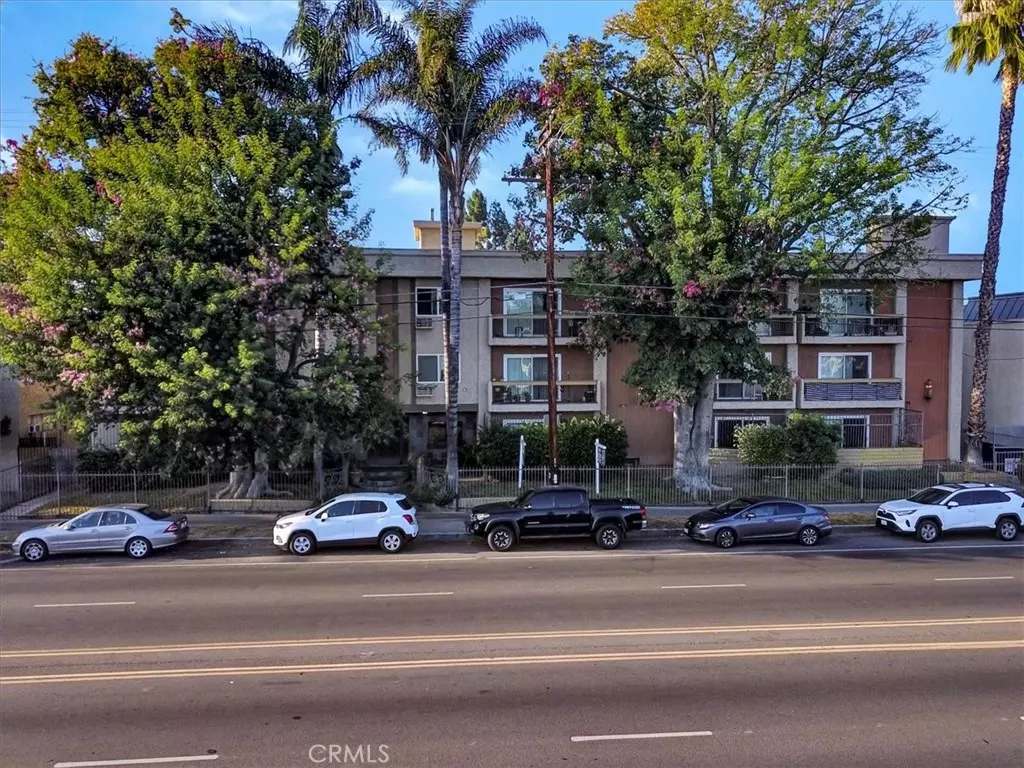 Winnetka, CA 91306,20327 Saticoy ST #304