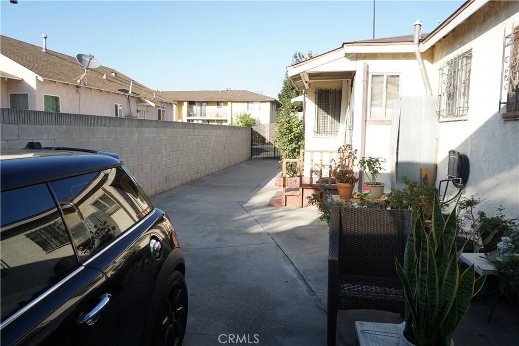 Downey, CA 90241,8354 La Villa ST