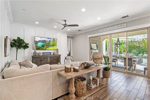 Saugus, CA 91350,27619 Camellia DR