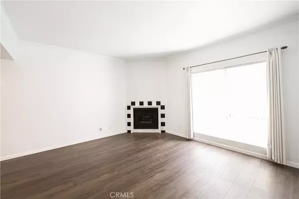 Toluca Lake, CA 91602,10926 Moorpark ST #19