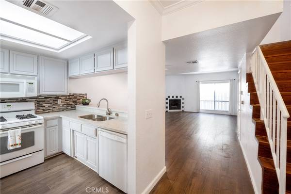 10926 Moorpark ST #19, Toluca Lake, CA 91602