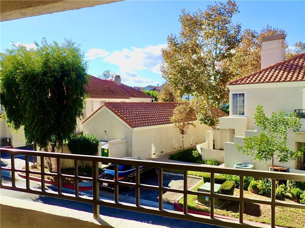Calabasas, CA 91301,4240 Lost Hills RD #3108