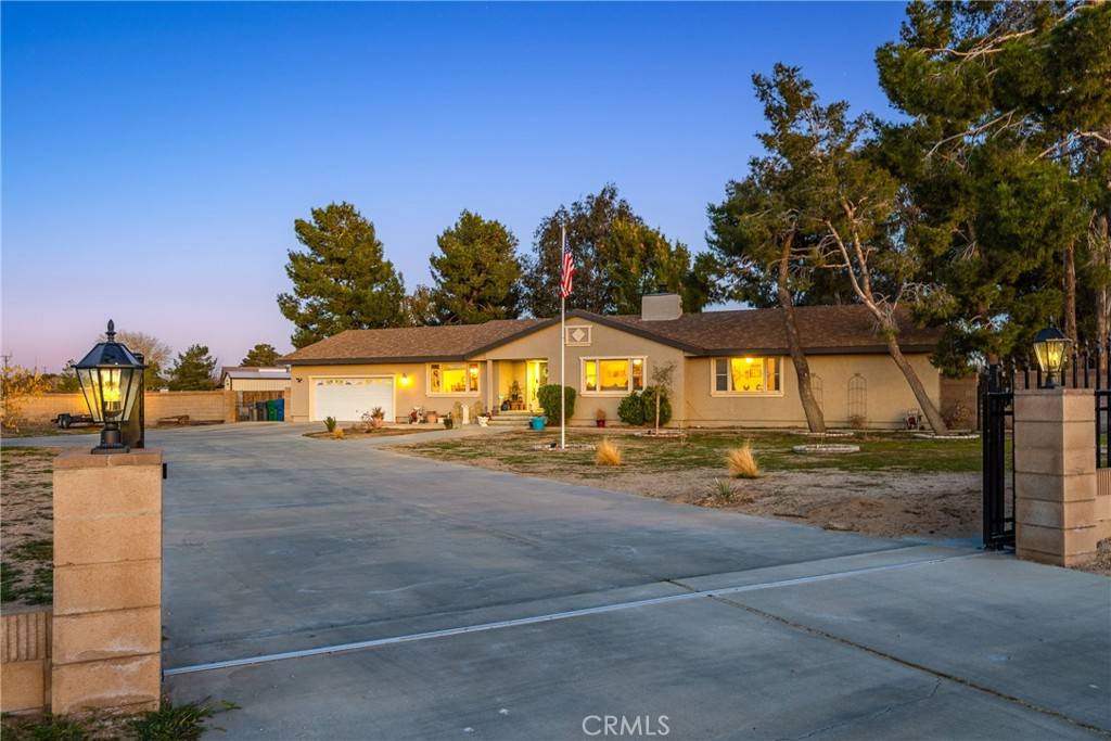 Lancaster, CA 93536,2150 W Avenue L8