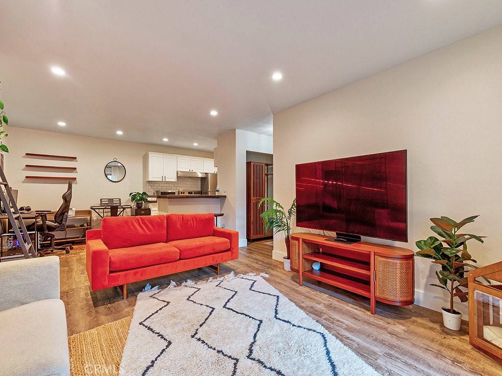 23663 Park Capri #129, Calabasas, CA 91302