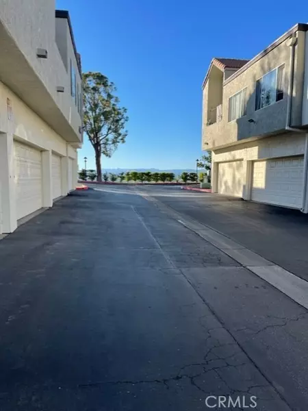 24412 Leonard Tree LN #101, Newhall, CA 91321