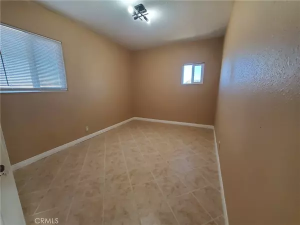 Mojave, CA 93501,1854 Richard AVE