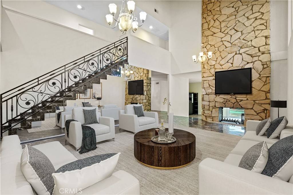 10870 White Oak AVE, Granada Hills, CA 91344