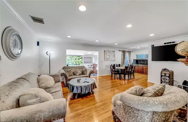 Mission Hills (san Fernando), CA 91345,10209 Noble AVE